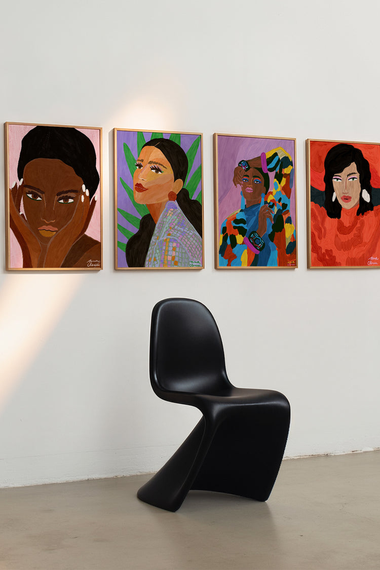 Composição de quadros ilustrativos coloridos e de figuras de diferentes mulheres.