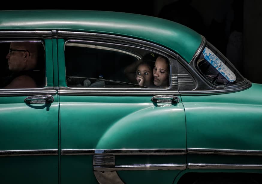 Quadro Girl in Green By Pavol Stranak - Obrah | Quadros e Posters para Transformar a Parede