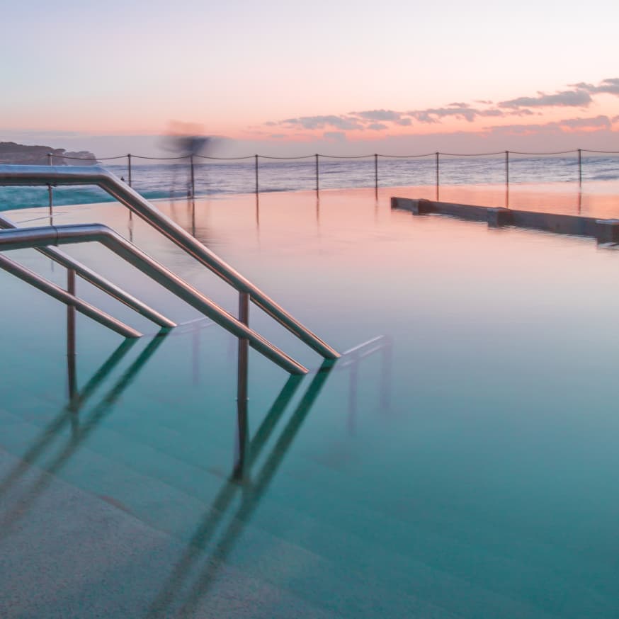 Quadro Stunning Sunset Over an Ocean Pool 3