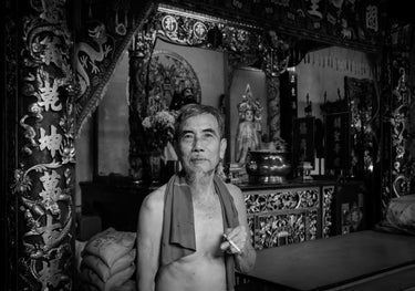 Quadro Serenity in the Temple by Heike Wolters Wrase