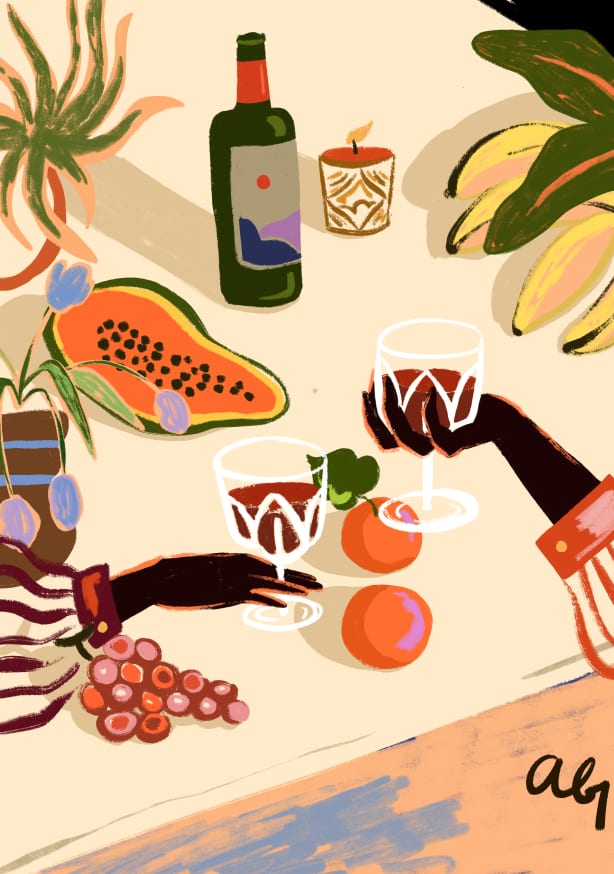 Ilustração colorida de uma mesa com frutas, uma garrafa de vinho e duas mãos erguendo taças. Há uma mamão, bananas, uvas, laranjas e uma vela decorativa. O ambiente transmite uma atmosfera tropical e acolhedora.