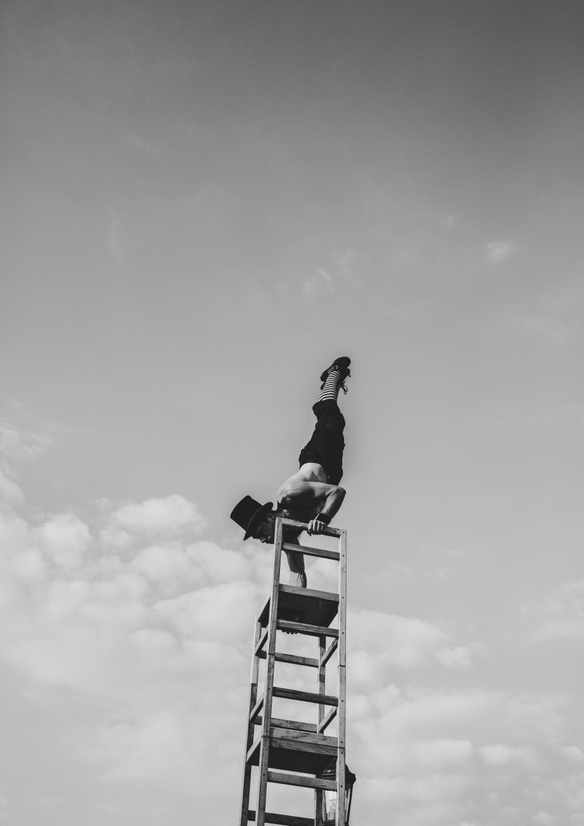 Quadro Balance in the Sky