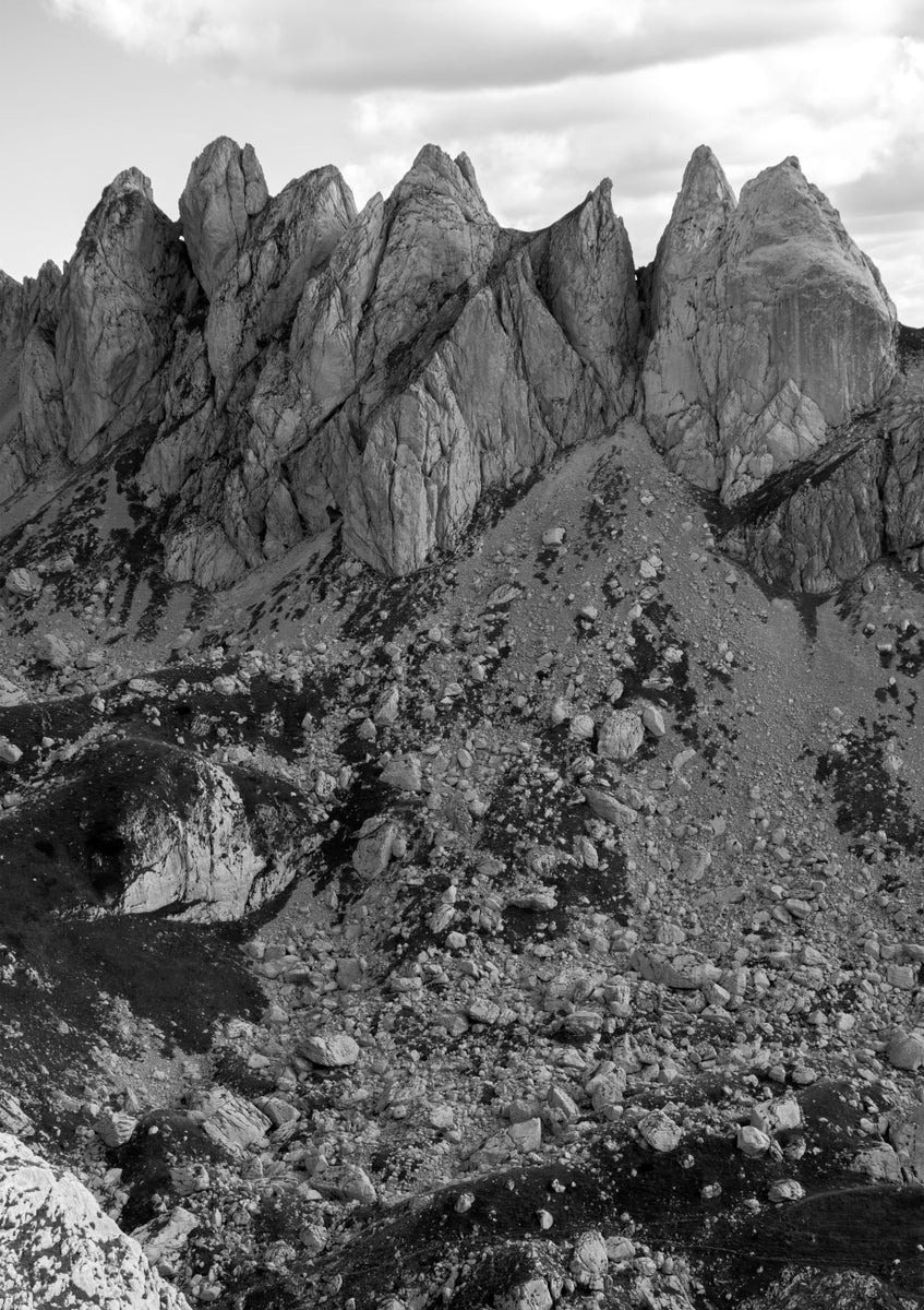 Quadro Hiking To the Top
