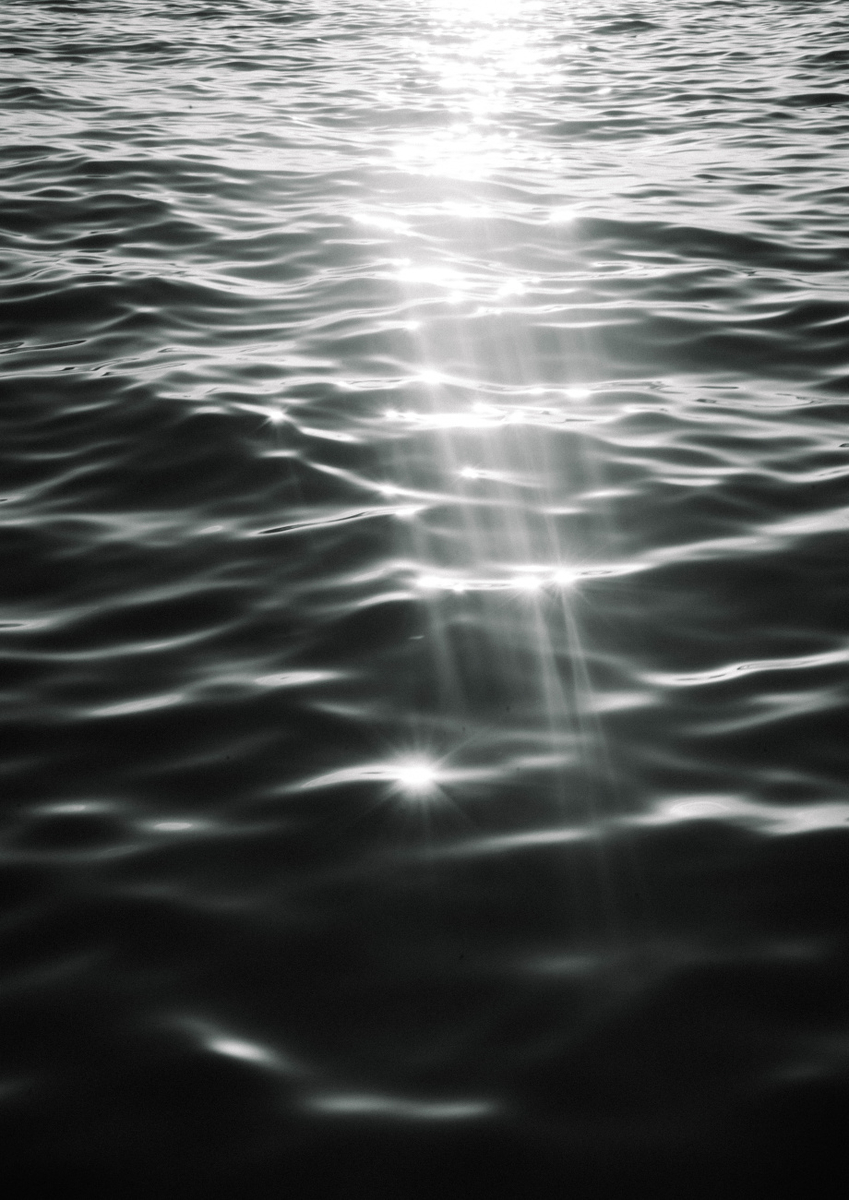 Quadro Light on Water