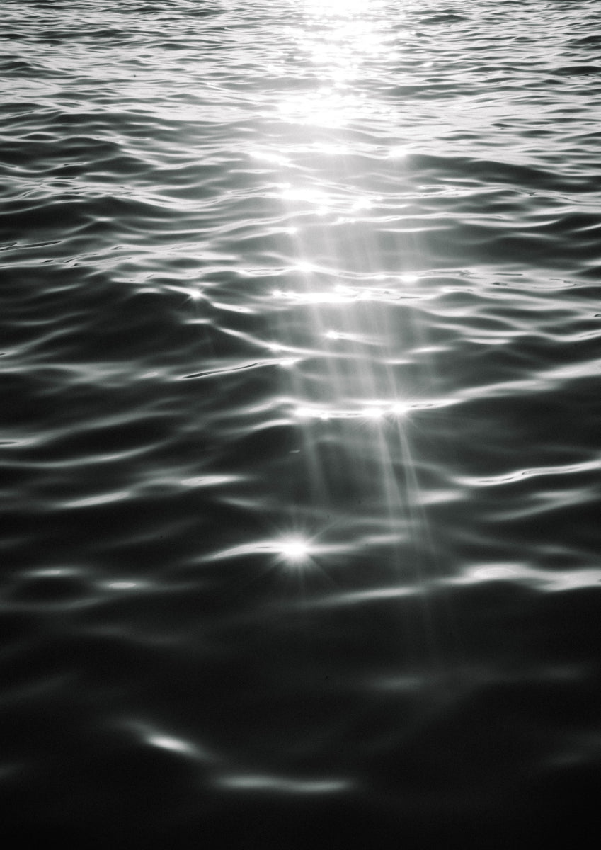 Quadro Light on Water