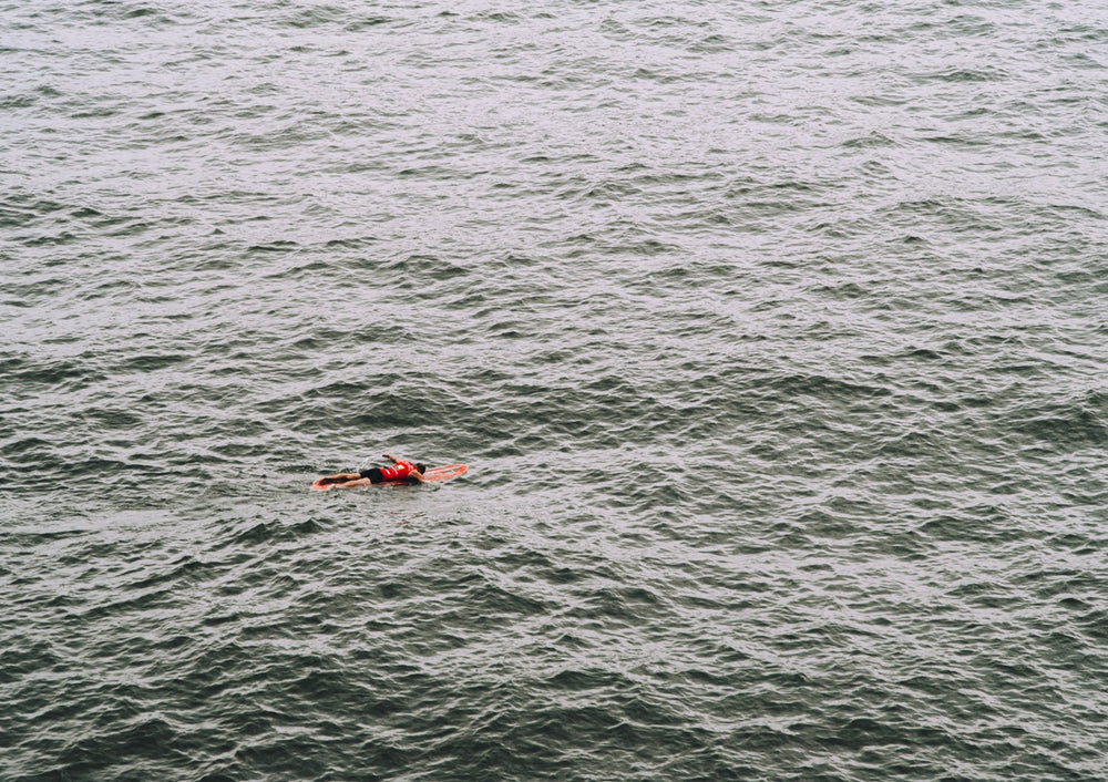 Quadro Red Dot At Sea