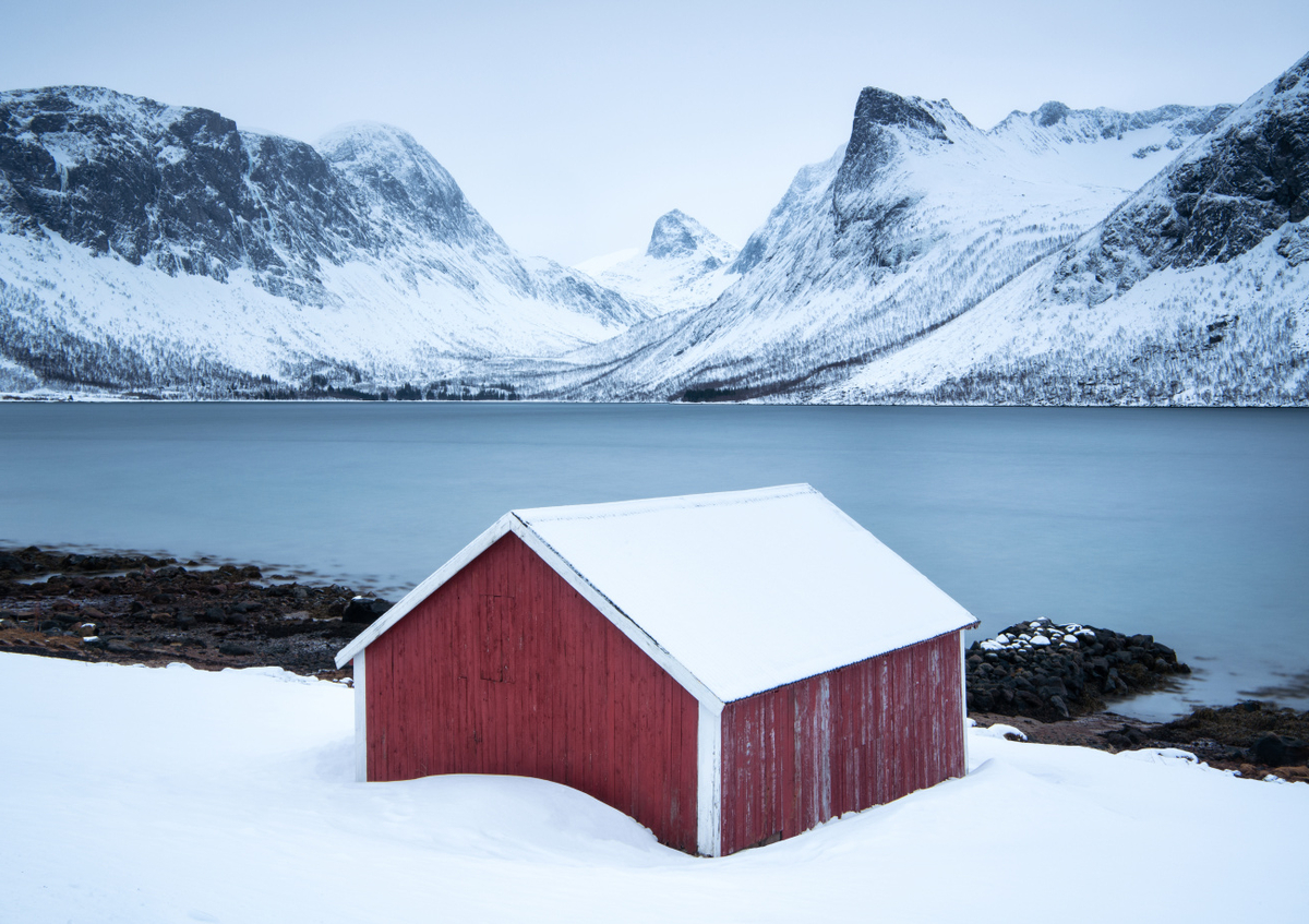 Quadro Red hut by Susanne Landolt