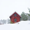 Quadro Old red house during snowstorm by Christian Lindsten - Obrah | Quadros e Posters para Transformar a Parede