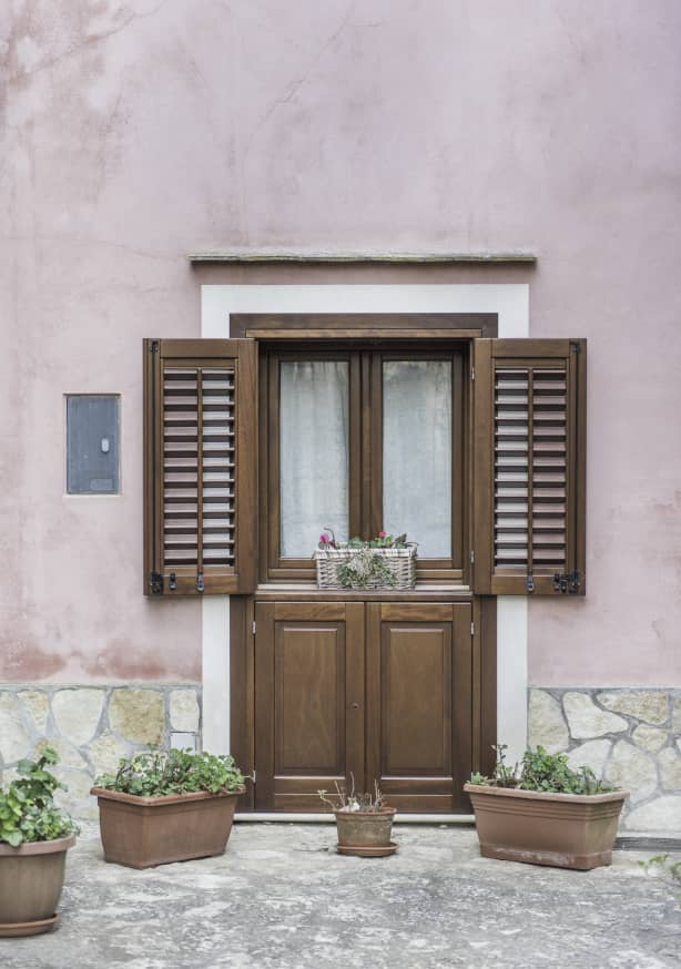 Quadro Wooden Door and a Pink Wall
