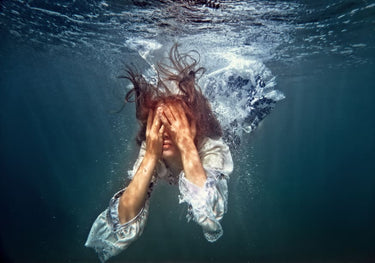 Quadro Do Not Cry, Alice By Dmitry Laudin - Obrah | Quadros e Posters para Transformar a Parede