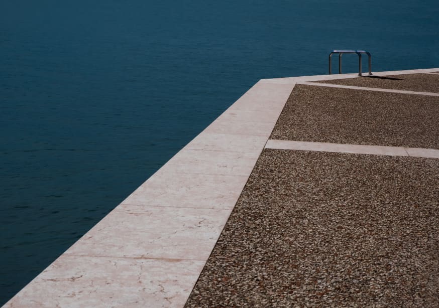 Quadro Only One Bathing Ladder by Rolf Endermann - Obrah | Quadros e Posters para Transformar a Parede