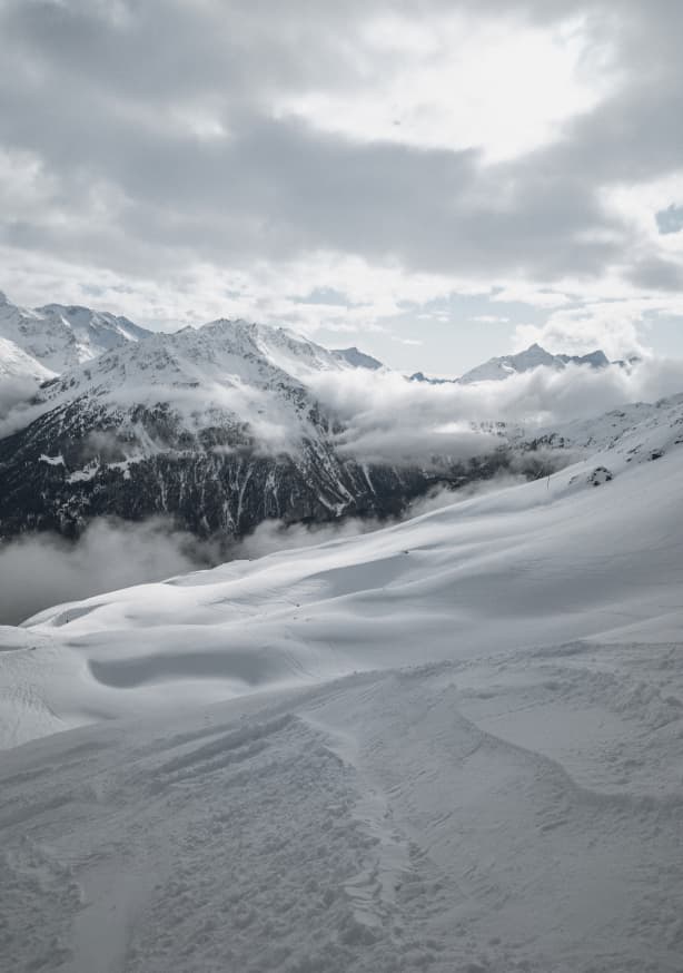 Quadro Clouds in the Mountains (1)