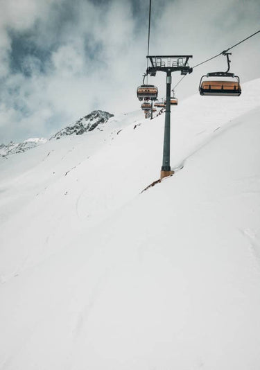 Quadro Riding the Lift in Winter
