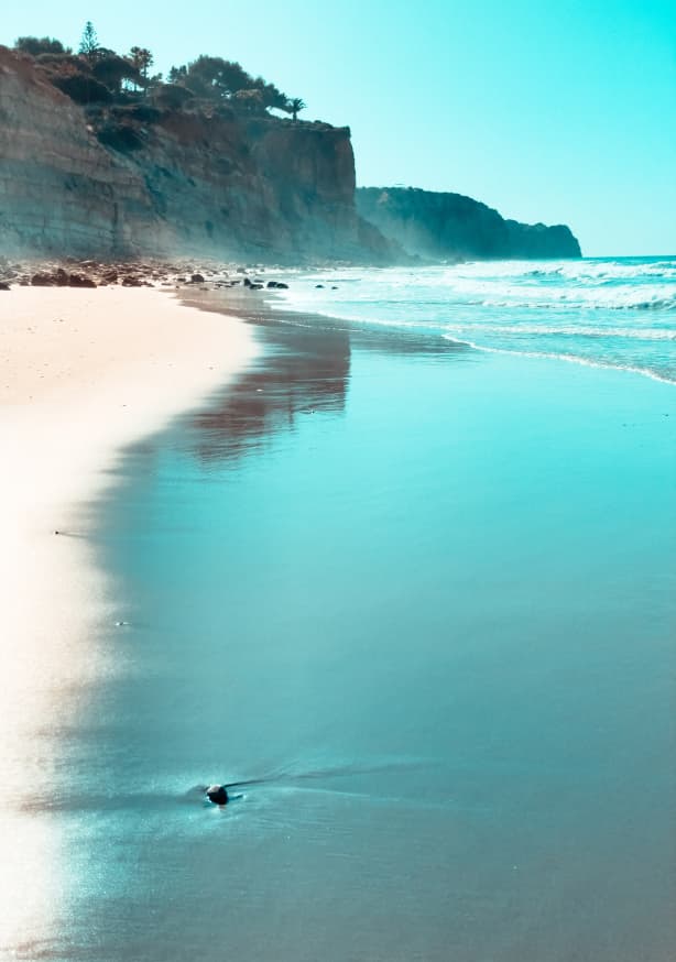 Quadro Waves and Sand