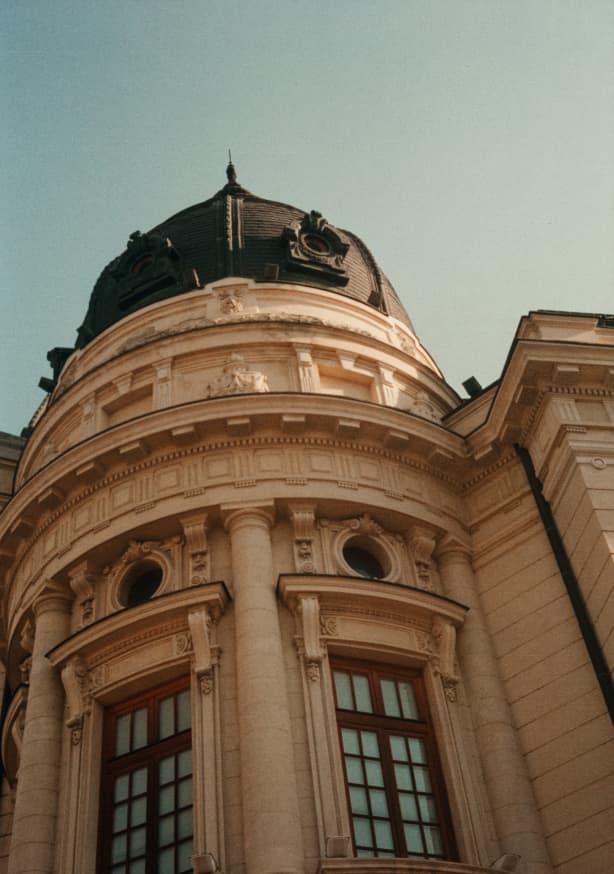 Quadro Analog Series Architecture In Bucharest